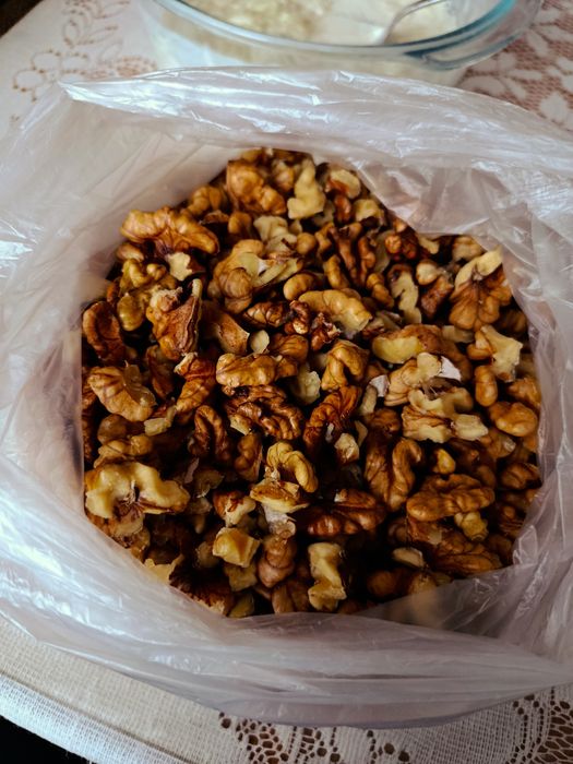 Orzechy włoskie łuskane .