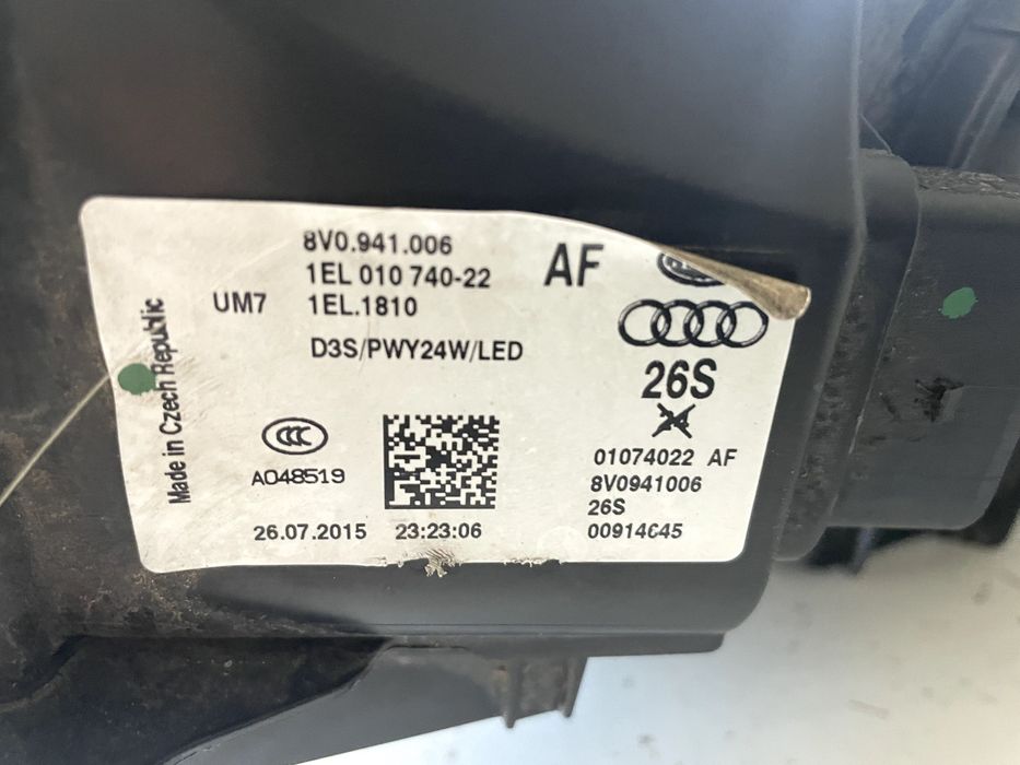 LAMPA prawa AUDI A3 8V  xenon led CALA IDEALNA 15 r 2 moduły reflektor