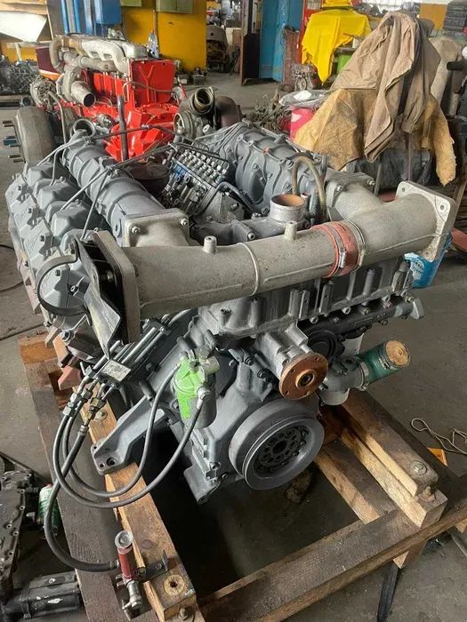 # DEUTZ V8 BITURBO BF8M1015C BF 8M1015C BF8M1015 BF8M 1015 C SILNIK KOMPLETNY