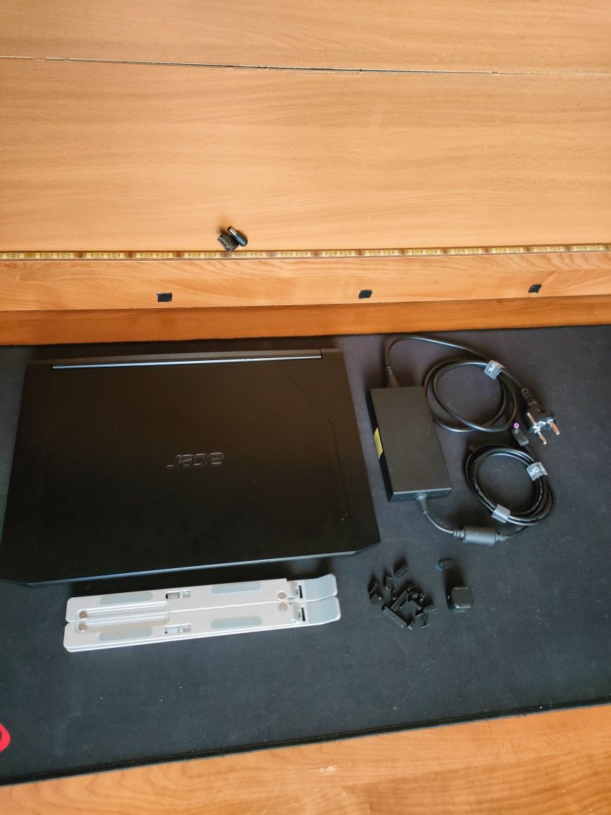 Laptop Acer Nitro 5 i5-10300H 1650Ti 16GB