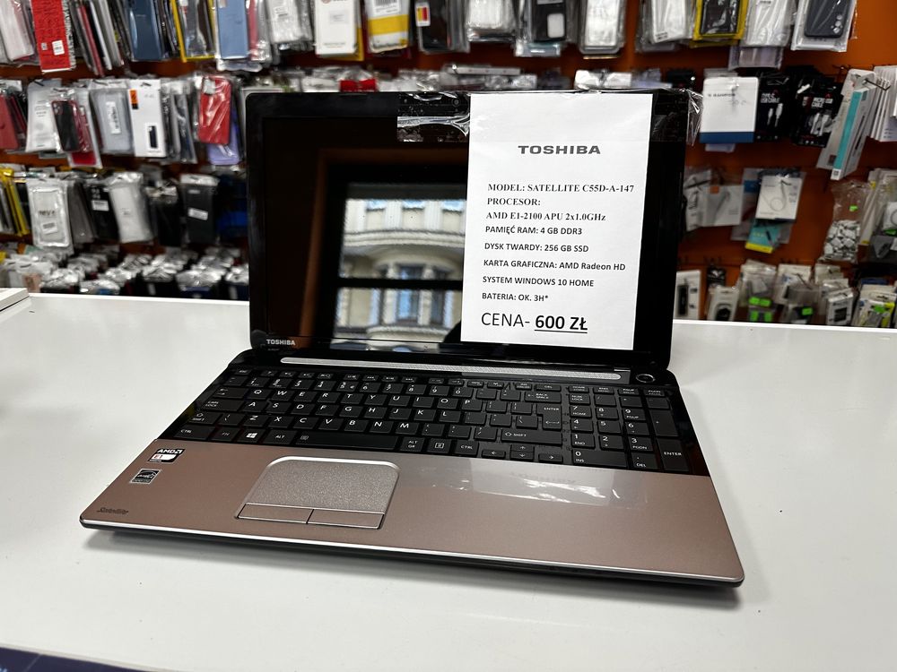 Laptop Toshiba satellite c55d E1/256gb/4gb radeon Hd 15,6"