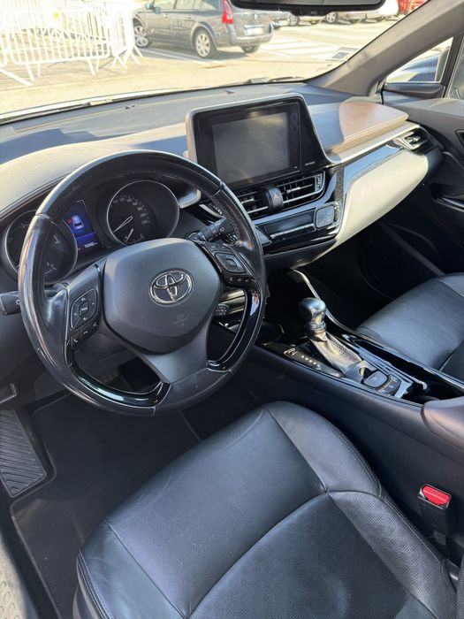 Toyota CH-R 1.8 HSD Exclusive + P.Luxury