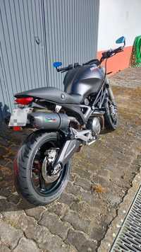 Ducati monster 696