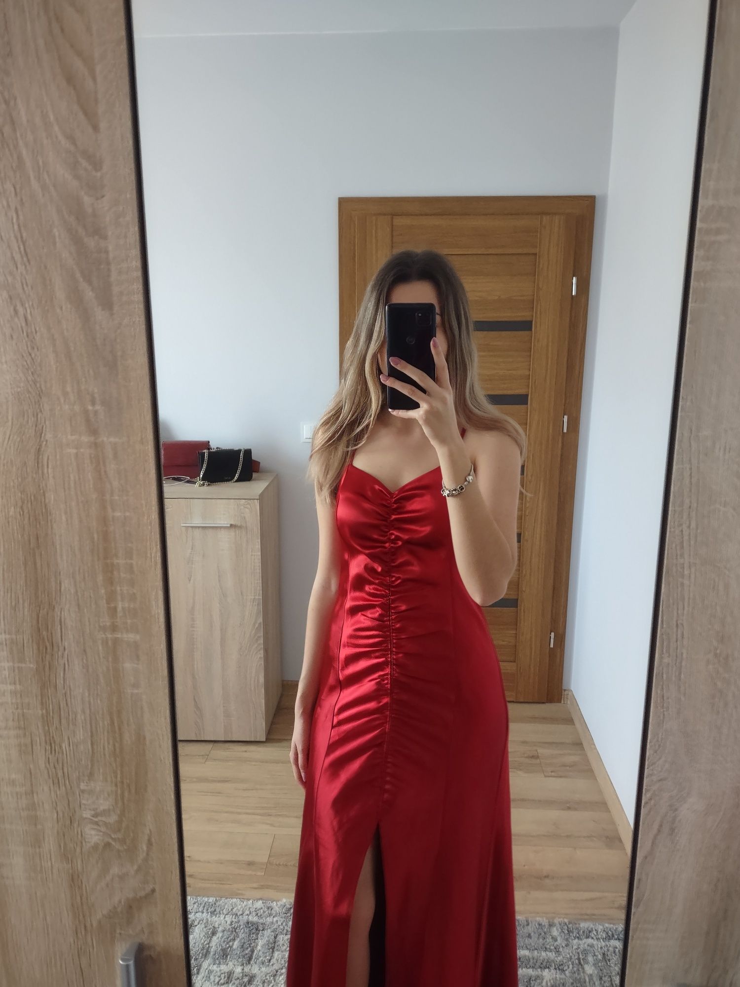 Czerwona długa maxi satynowa sukienka drapowana marszczona na M L hot