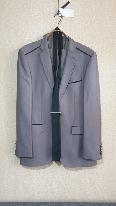 Костюм свадебный выпускной р 48-50