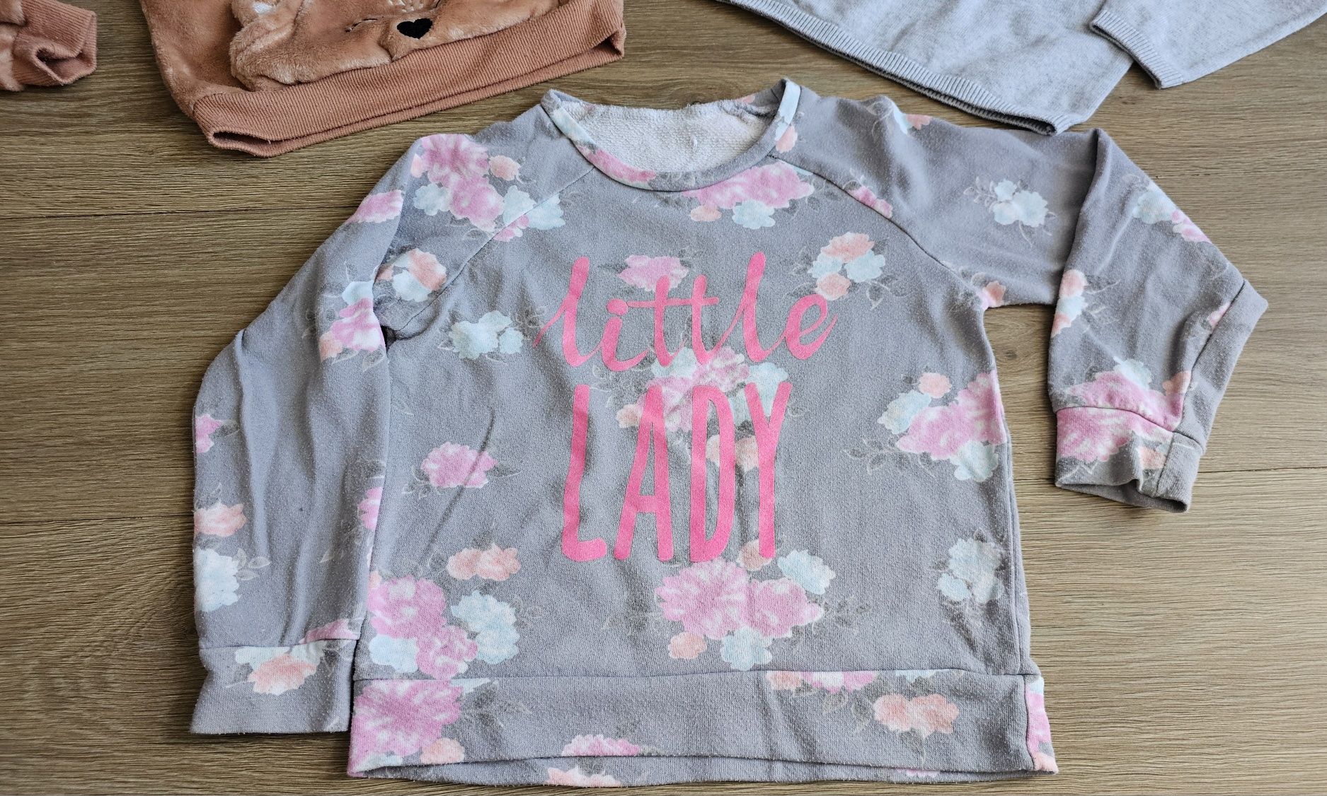Paka ubrań dziewczęcych rozm. 116 bluzy, koszulki, bolerko