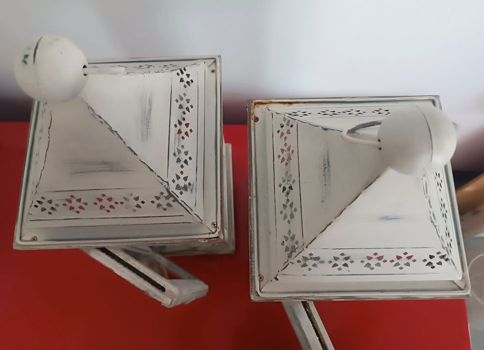 Lanternas rústicas brancas