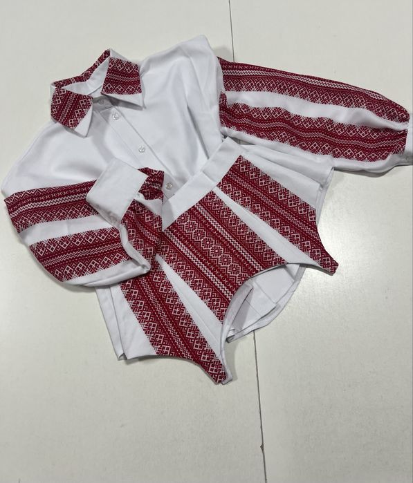 Вишиванка з баскою