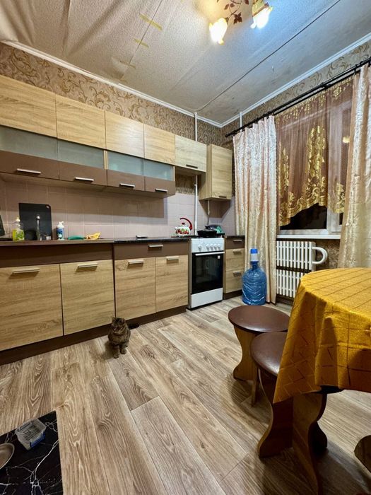 Продам 1-кімн. Лівий берег. Великогабаритна.