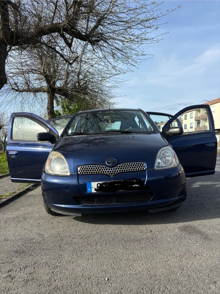 Toyota yaris 1.0 económico
