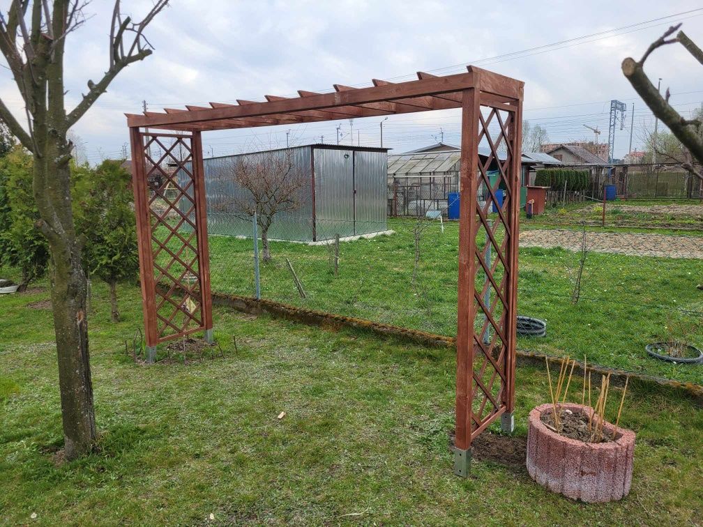 Pergola, kratka, kwietnik