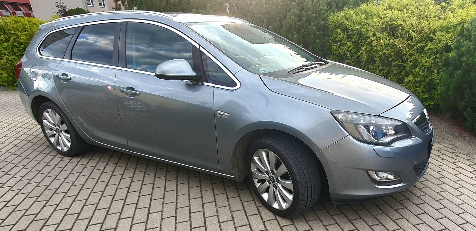 Sprzedam Opel Astra J 2.0 cdti 2011r.