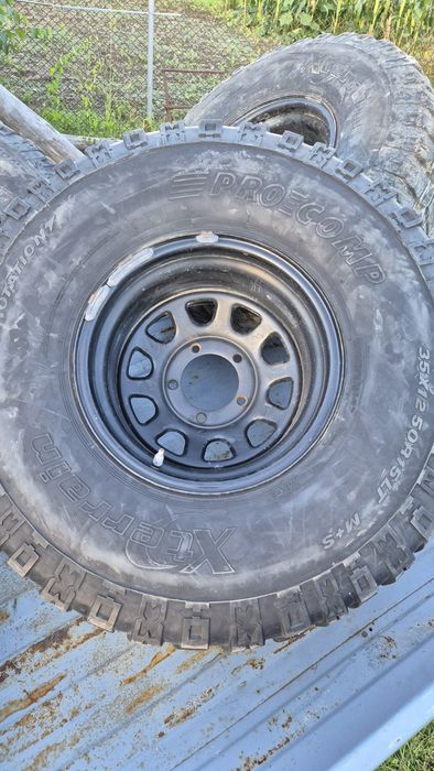 Резина уаз 5 колес р15. 35 з дисками -40