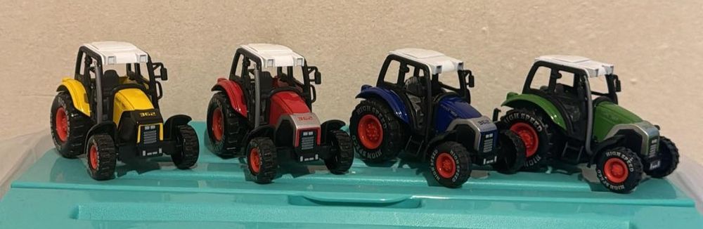 Traktorki, ciagniki 4szt w zestawie