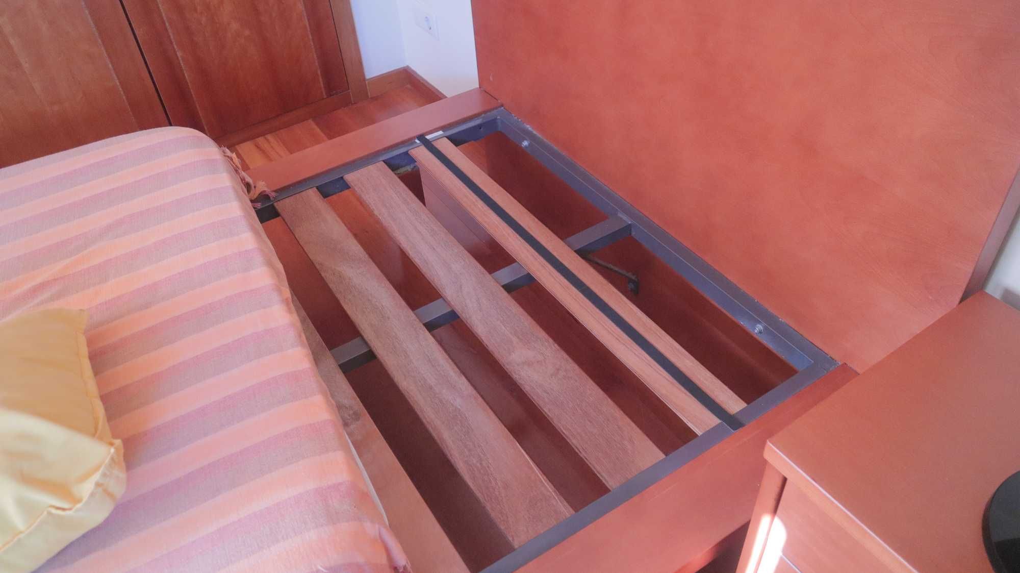 Estrado de Solteiro - Madeira com Ripas Flexíveis