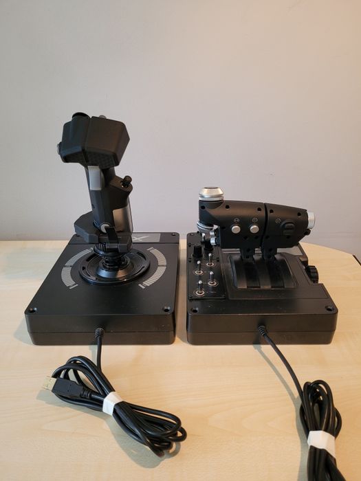 Przepustnica i drążek Logitech x56 hotas