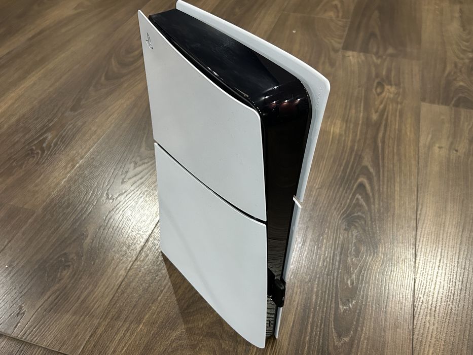 PlayStation 5 Slim (1TB)