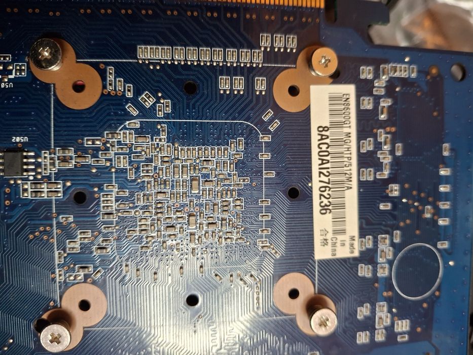 Placa gráfica Asus EN8600GT