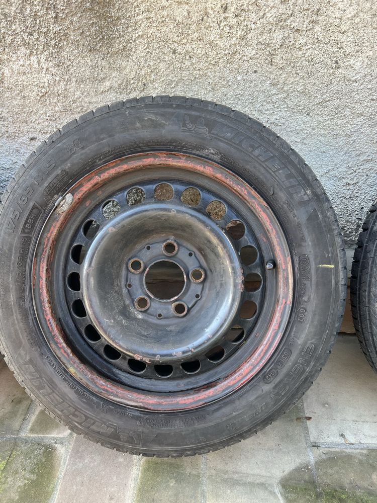 Металеві диски Mersedes e class з шинами Michelin 175/65 r 15