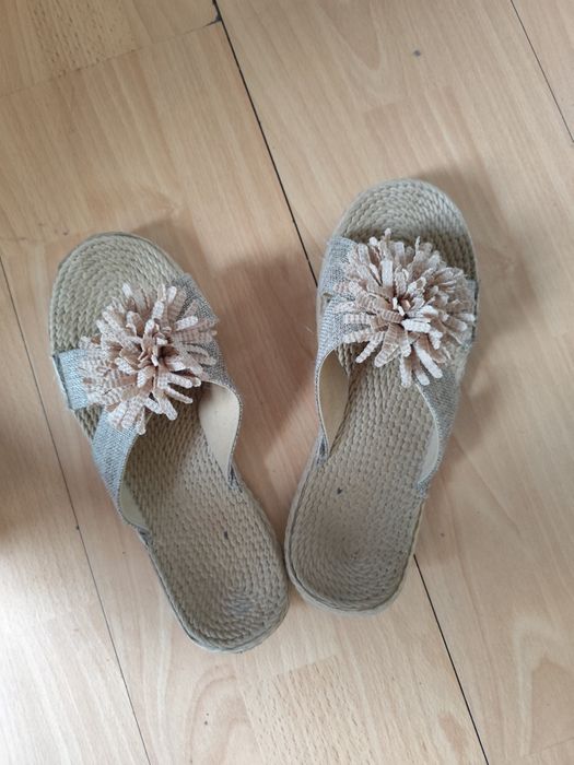 Buty kapcie damskie używane