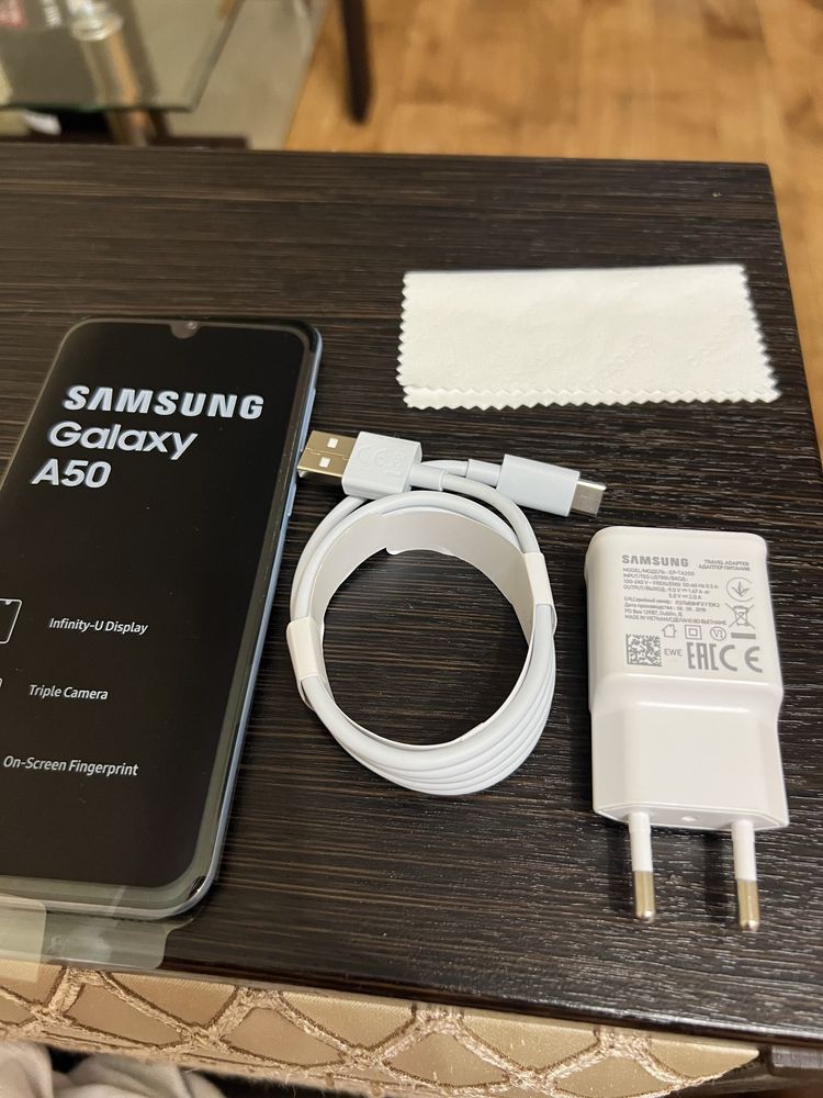 Телефон Samsung A50