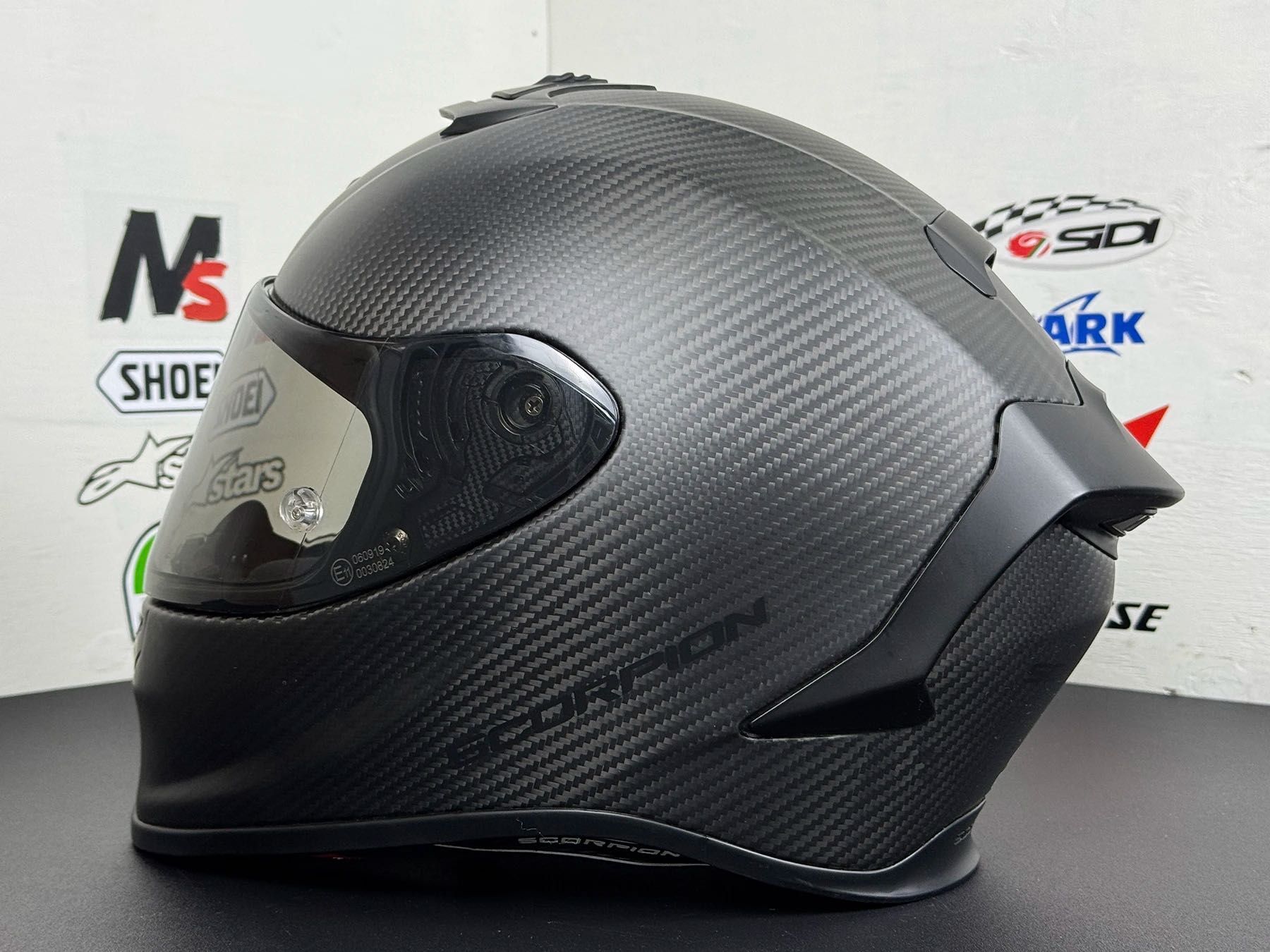 Шлем Scorpion, Ruroc, Shoei, Icon Exo-R1 Carbon Air