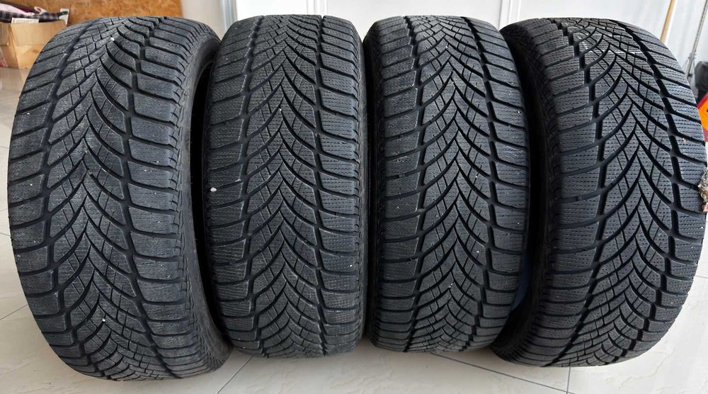 Продам зимові шини 235/45 R18 88T Goodyear UltraGrip ICE2