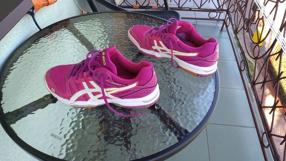 Sportowe damskie buty 38 i 39