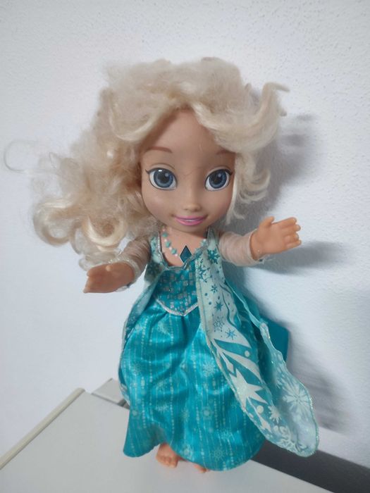 Boneca Frozen Cantora