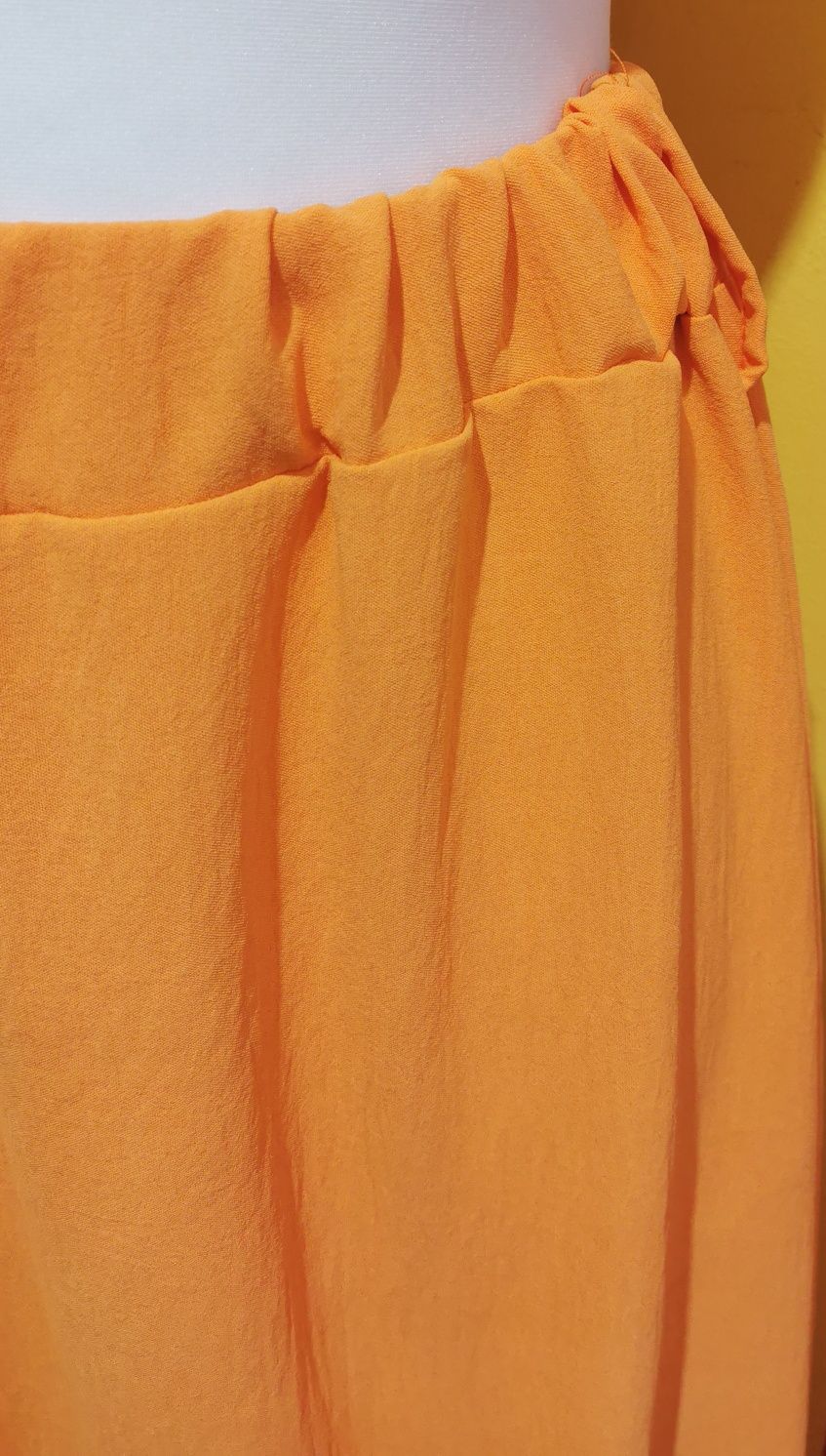 Spódnica asymetryczna pomarańczowa na gumce