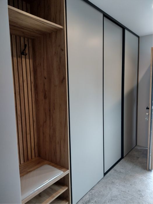 Szafa pod miarę - Stolarskie szafy