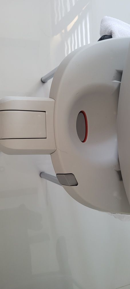 Fotelik samochodowy Romer Dualfix do 18 kg. Obrotowy, IsoFix