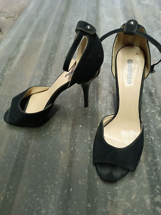 Літні туфлі на підборах