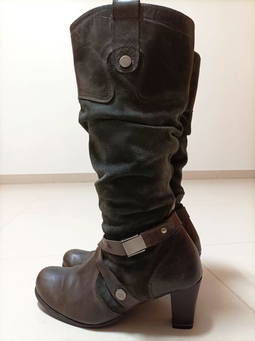 Botas em pele genuína marca Seaside (Tam. 38)