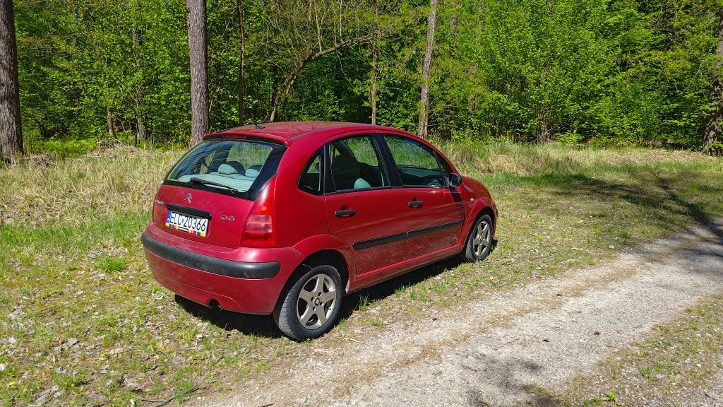 Ekonomiczny i Zadbany Citroen C3 (2004)Niski Przebieg, Pełna Dokumenta