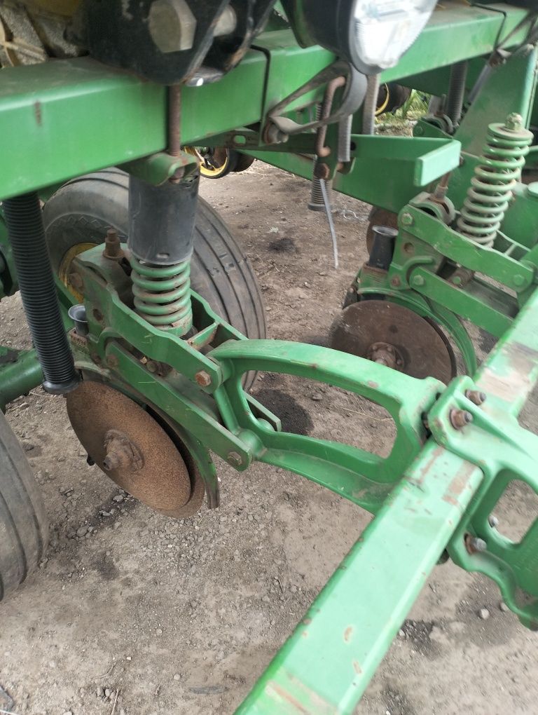 Сівалка John Deere 2126 пневматична