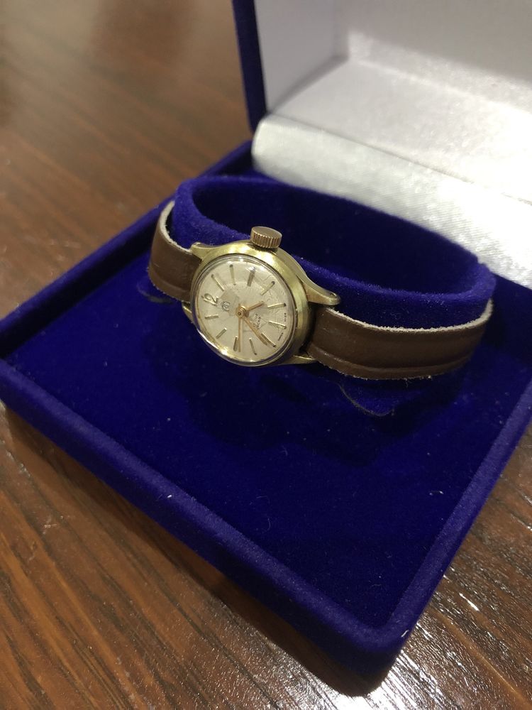 Zabytkowy szwajcarski zegarek damski Swiss Made Vintage