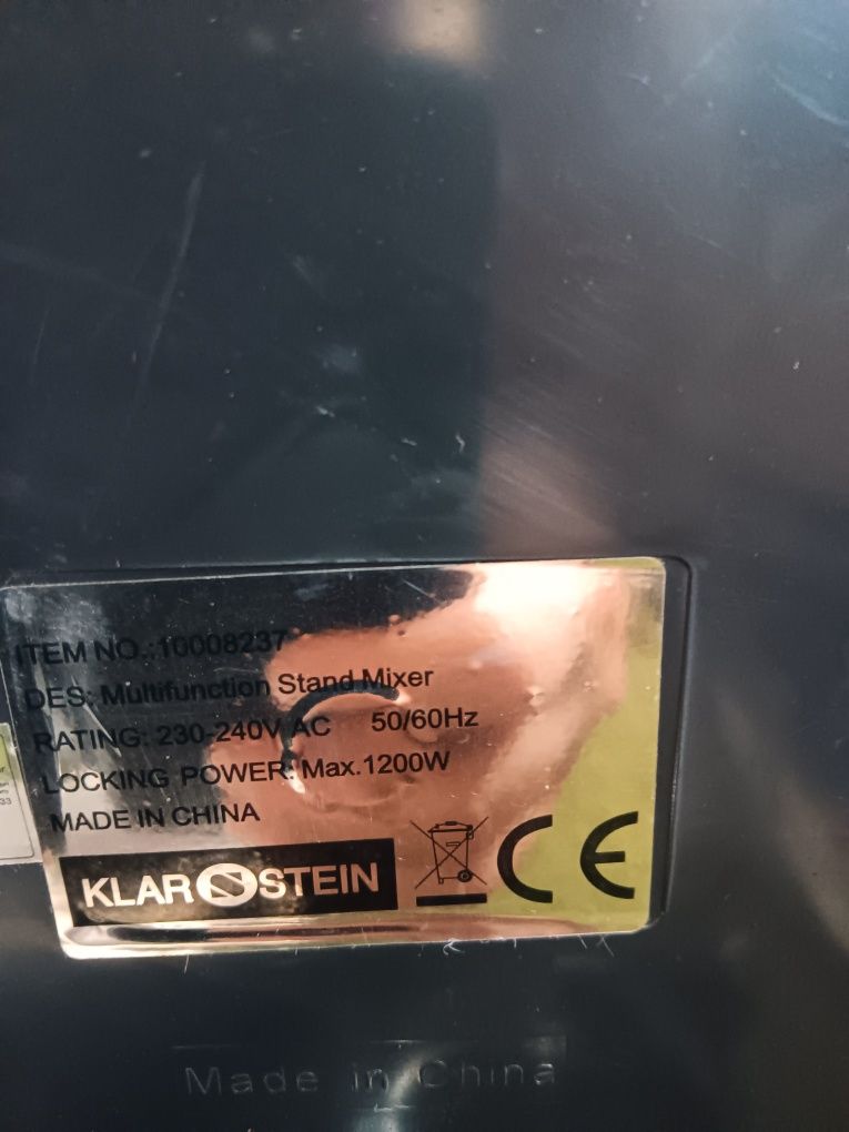 Robot z maszynką do mięsa.