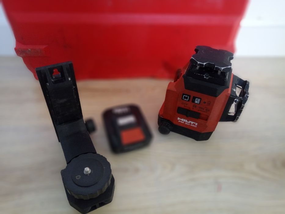 Hilti Pm 30 -MG Laser niwelator wieloliniowy 3x360st. zestaw