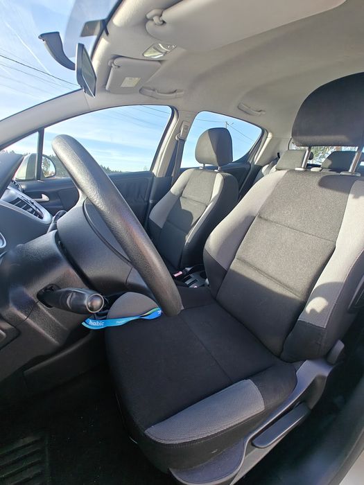 Pegeaut 207 a gasolina