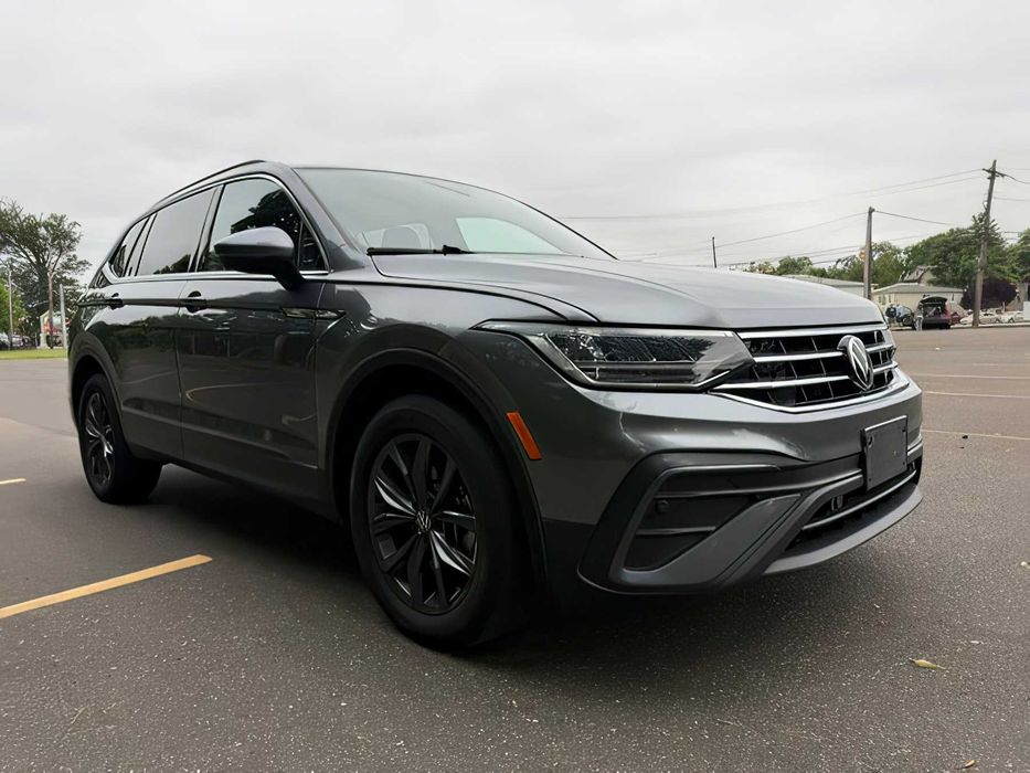 Volkswagen Tiguan      2022