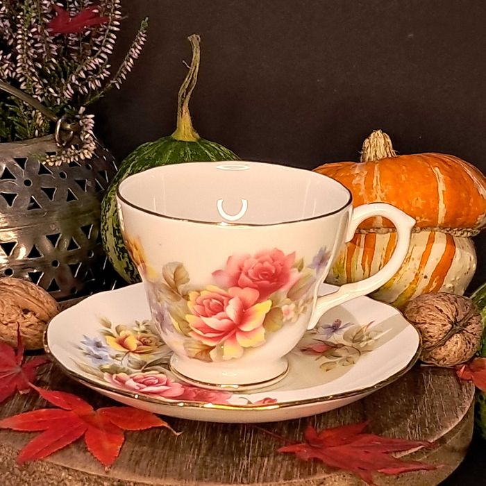 Angielska porcelana duża filiżanka i spodek Duchess wzór róże