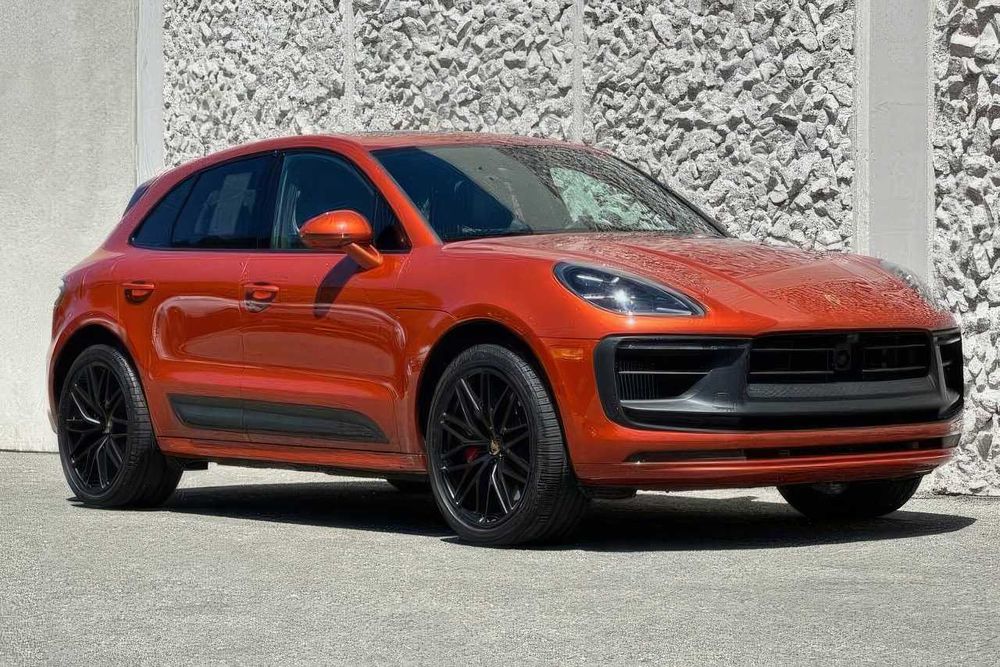 Porsche Macan S      2022