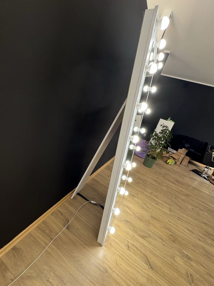 Lustro Led lustro