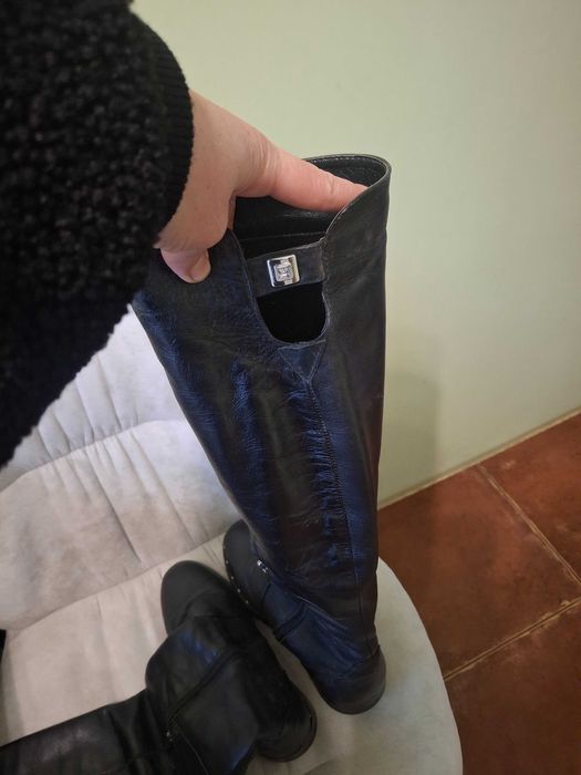 Продам шкіряні жіночі чоботи