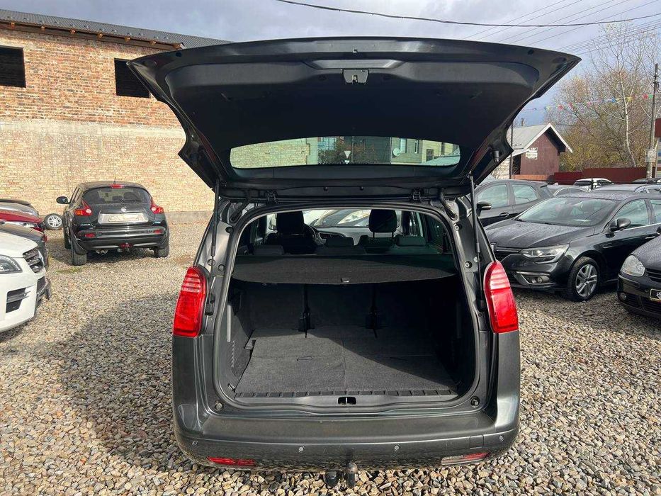 Peugeot 5008 2015р.в 1.6 дизель