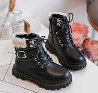 Buty zimowe dla dziewczynki czarne eco skórka rozmiar 25 -16 cm