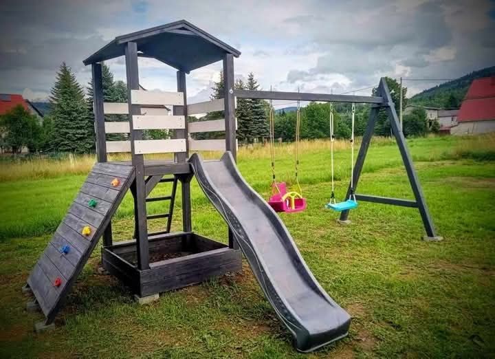 Drewniany Plac zabaw