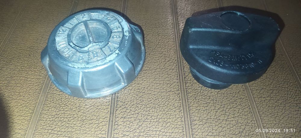 Кришка бака Ваз кодована,не Китай.