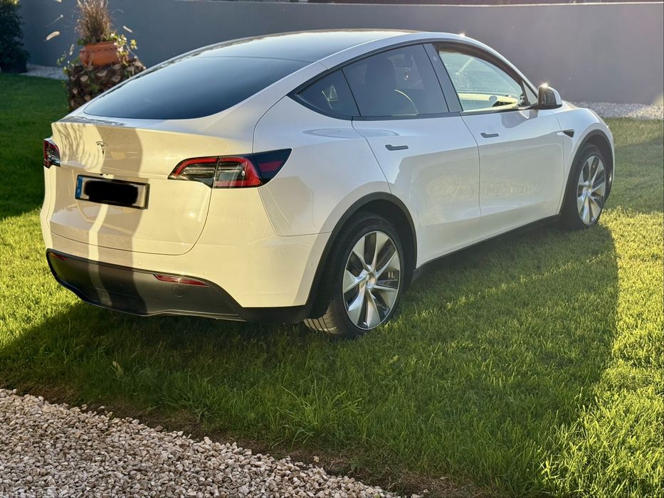 Tesla Model Y Long Range AWD